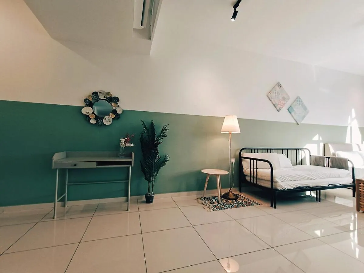 Stunning 2Br With Infinity Pool & City Views George Town 0*,  Malásia