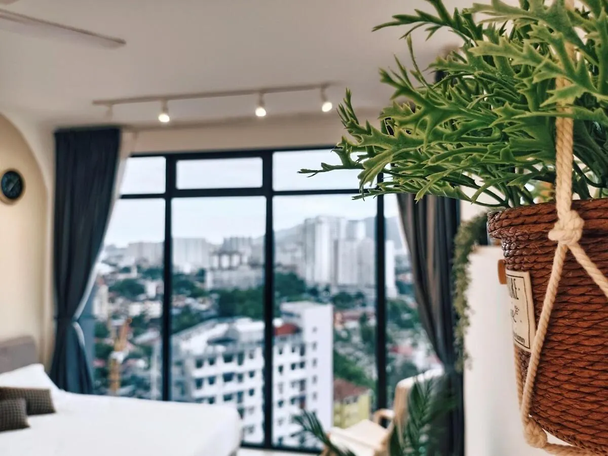 Stunning 2Br With Infinity Pool & City Views George Town 0*,  Malásia