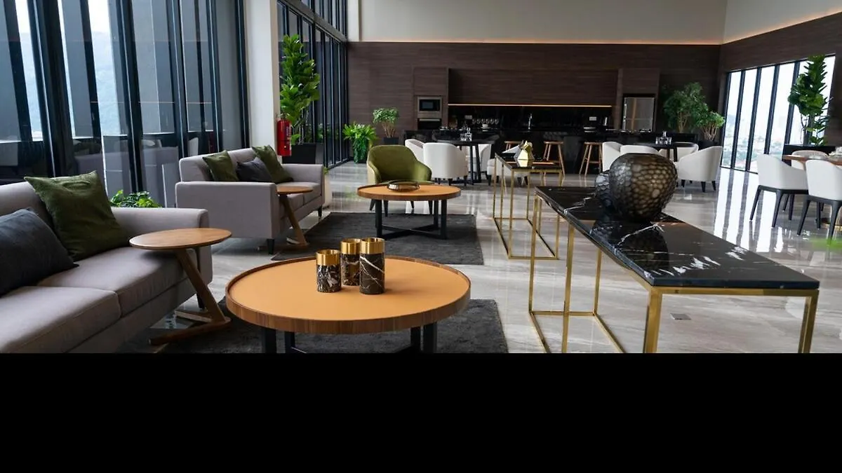 Stunning 2Br With Infinity Pool & City Views George Town 0*,  Malásia